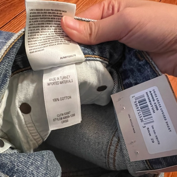 AGOLDE Criss Cross Oversized Denim Short in Momentum size 29 - Picture 4 of 5